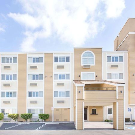 Super 8 By Wyndham National City Chula Vista Buitenkant foto