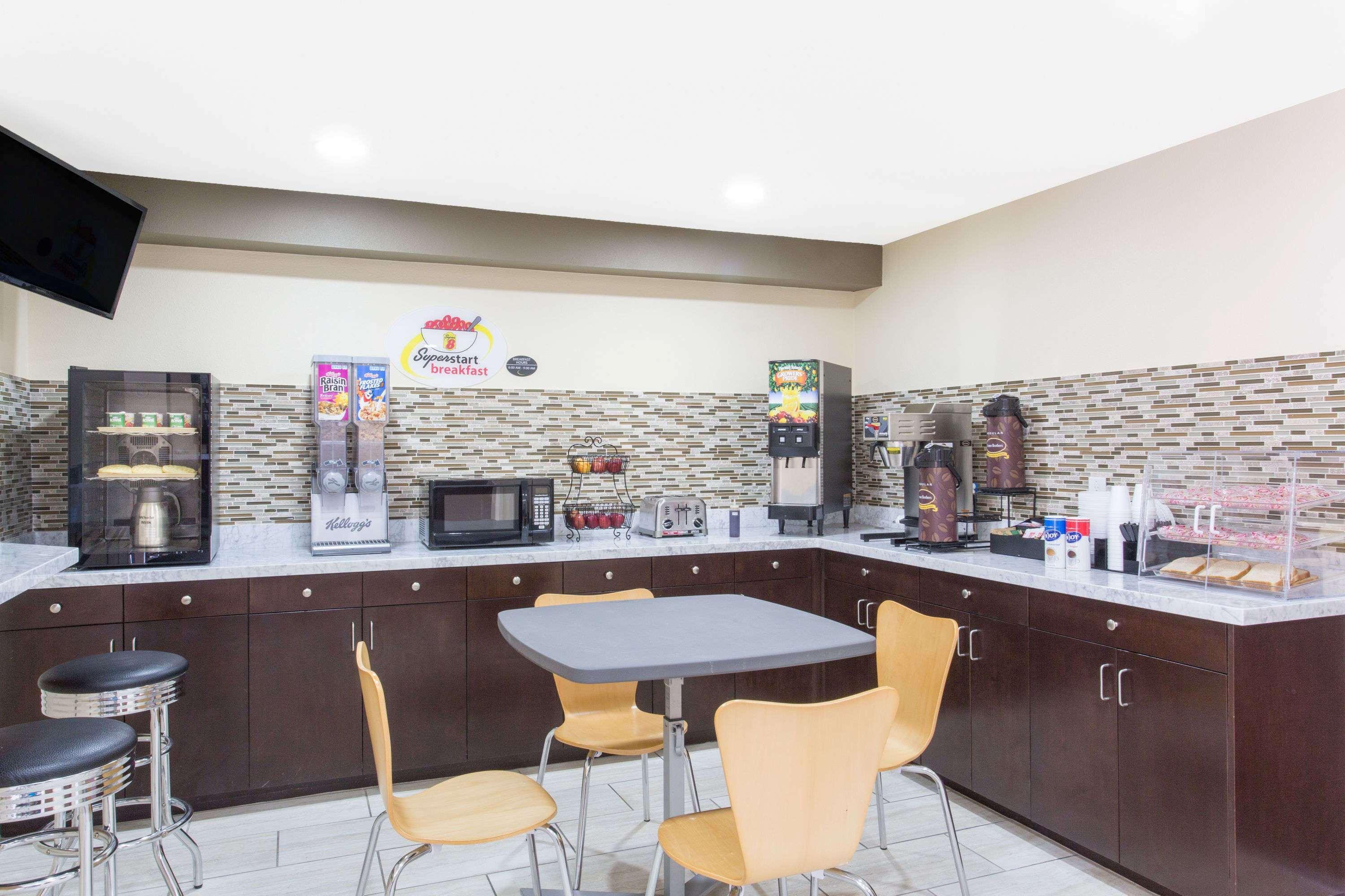 Super 8 By Wyndham National City Chula Vista Buitenkant foto