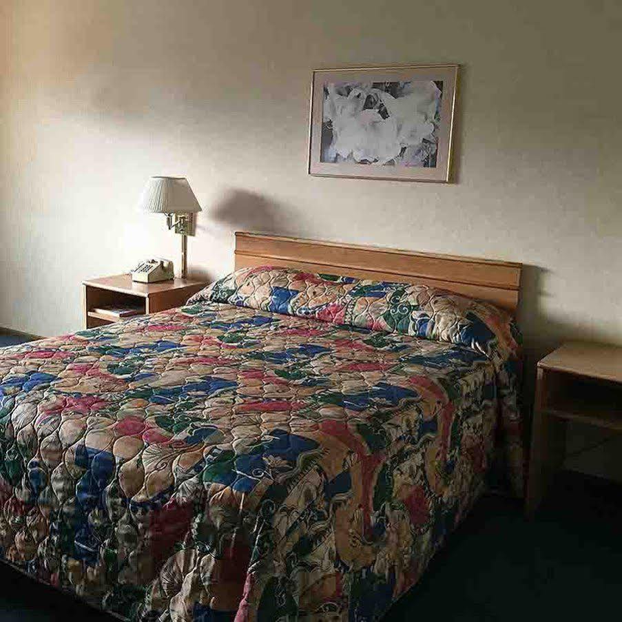 Super 8 By Wyndham National City Chula Vista Buitenkant foto